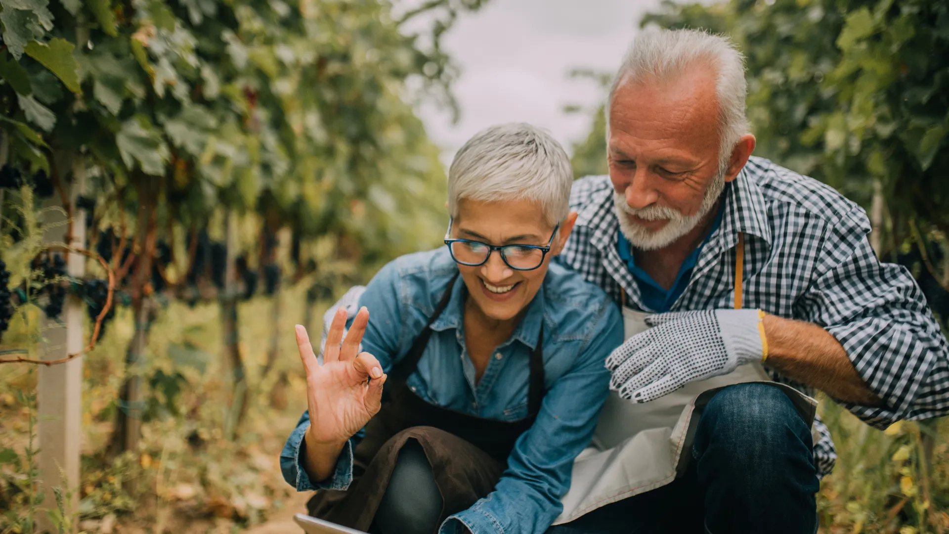 10 Secrets to a Healthy Happy Relationship