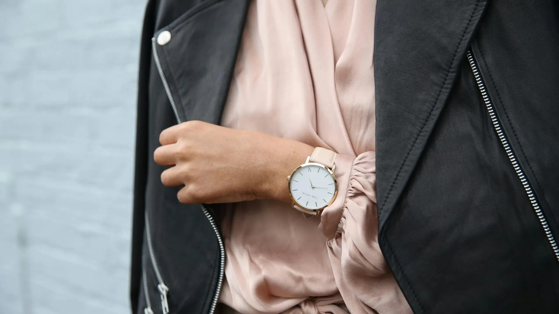 How to Choose the Perfect First Date Outfit
