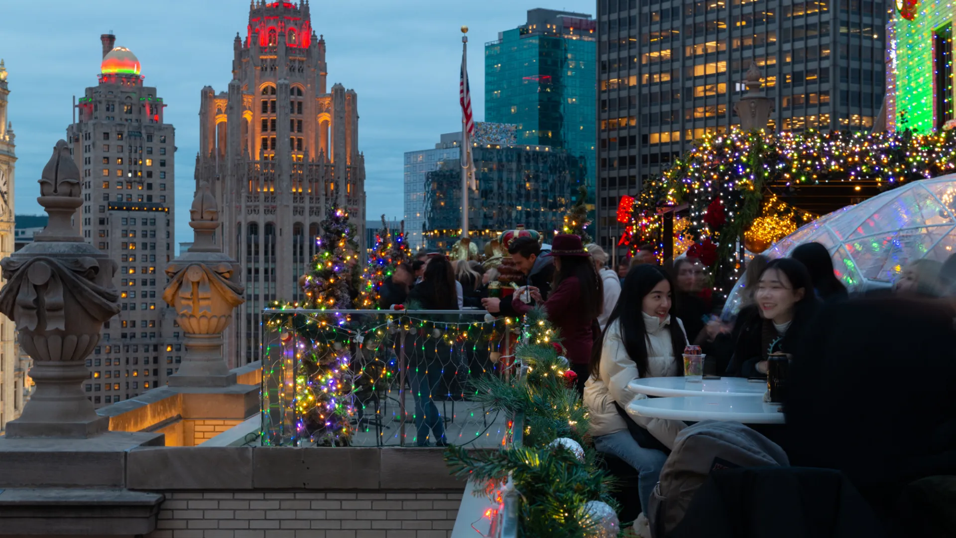 Romantic Christmas Date Spots in Chicago