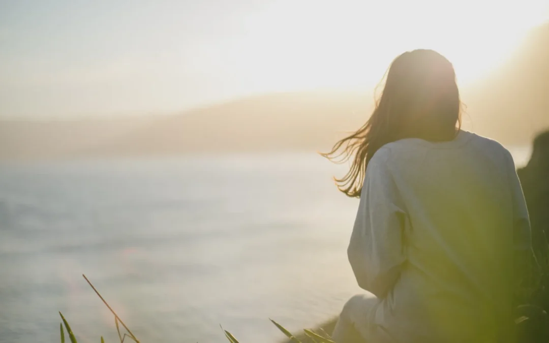 5 Strong Signs to Emotionally Detach in (2026)