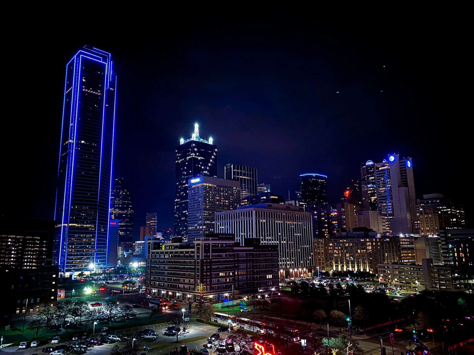 Dallas BG Image For Romantic Date Ideas on the Holidays